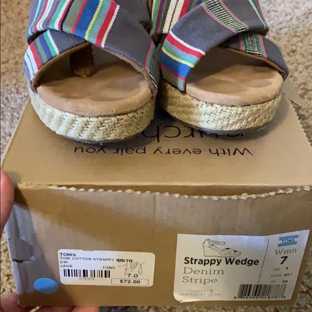 Toms wedge sandals